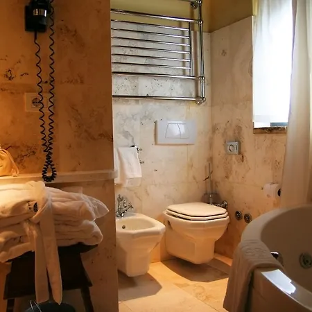 Hotel Castello Di Monterone 4*