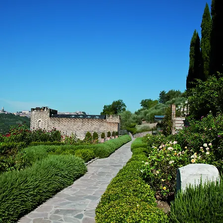 Отель Castello Di Monterone