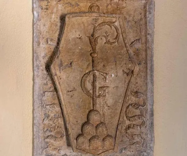 Castello Di Monterone Отель