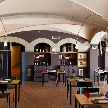 Th - Castello Di Monterone 4*