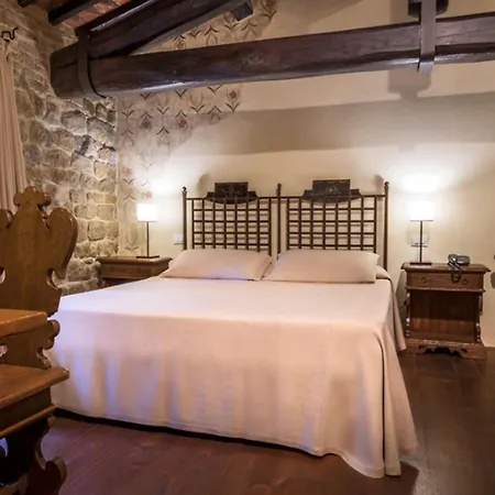 Hotell Th - Castello Di Monterone