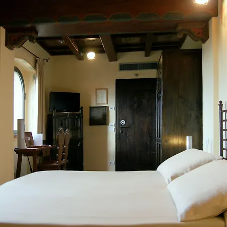 فندق Th - Castello Di Monterone بيرودجا