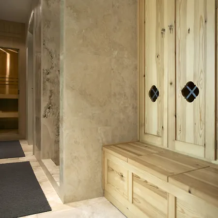 Th - Castello Di Monterone 4*